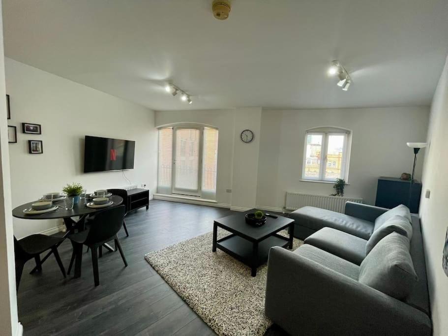 Elegant Belfast City Centre Apt Walk Everywhere Екстериор снимка